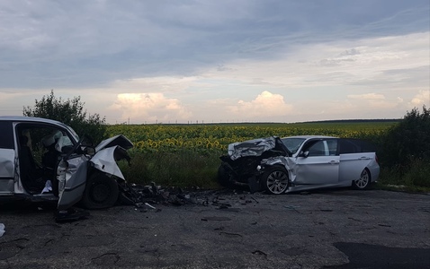 Olt: Două persoane au murit şi alte două au fost rănite în urma unui accident rutier. VIDEO