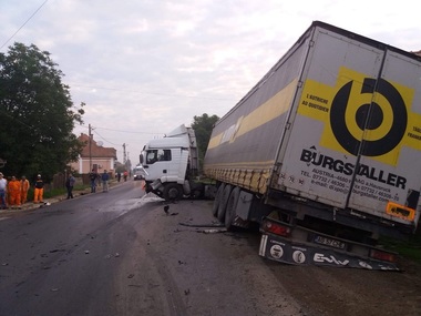 Covasna: Accident soldat cu moartea a două persoane şi cu rănirea altor două - FOTO