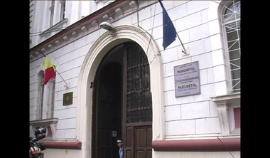 Arad: O bătrână internată în spital a reclamat că ar fi otrăvită de familia care o îngrijeşte, iar anchetatorii au găsit mercur în mâncarea de acasă