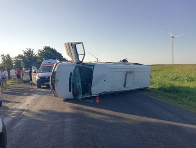 Buzău: Şoferul tractorului care a provocat accidentul soldat cu 12 răniţi a fost prins de poliţişti