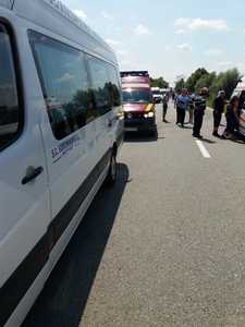 Plan Roşu de Intervenţie în Gorj, unde un autoturism şi un microbuz de transport persoane s-au ciocnit, fiind 9 răniţi 
