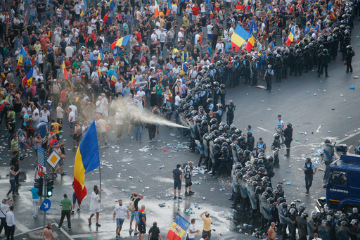 Coordonatorul acţiunii jandarmilor din Piaţa Victoriei: Prefectul Capitalei a fost prezent la faţa locului de la ora 16:00; ordinul de intervenţie a fost semnat în jurul orei 20:00