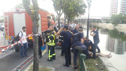 Unul dintre bărbaţii scoşi inconştienţi din râul Dâmboviţa a murit
