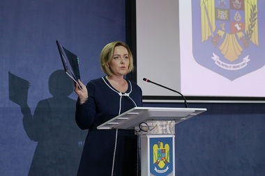 Carmen Dan, despre violenţele din 10 august din Piaţa Victoriei: 21 de dosare penale, trei cu autor necunoscut; cinci cazuri de abuzuri împotriva unor persoane care erau paşnice. Cer scuze celor care au avut de suferit