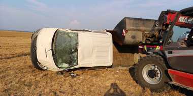 Doi adulţi şi patru copii au fost răniţi într-un accident rutier produs în Timiş; şoferul era băut