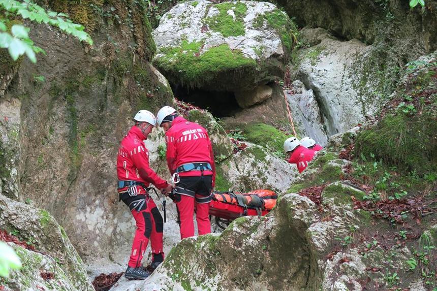 Salvamontiştii din Buşteni intervin pentru a recupera doi turişti străini care s-au rătăcit în Masivul Bucegi