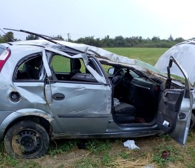 Timiş: Bărbat mort, după ce maşina în care se afla a fost lovită de un tren