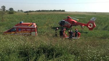 Constanţa: Patru persoane au ajuns la spital în urma unui accident rutier în care au fost implicate două maşini