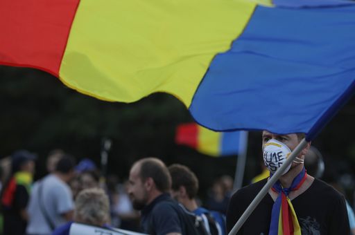 Câteva sute de persoane s-au adunat în Piaţa Victoriei, la o lună de la violenţele de la mitingul Diasporei
