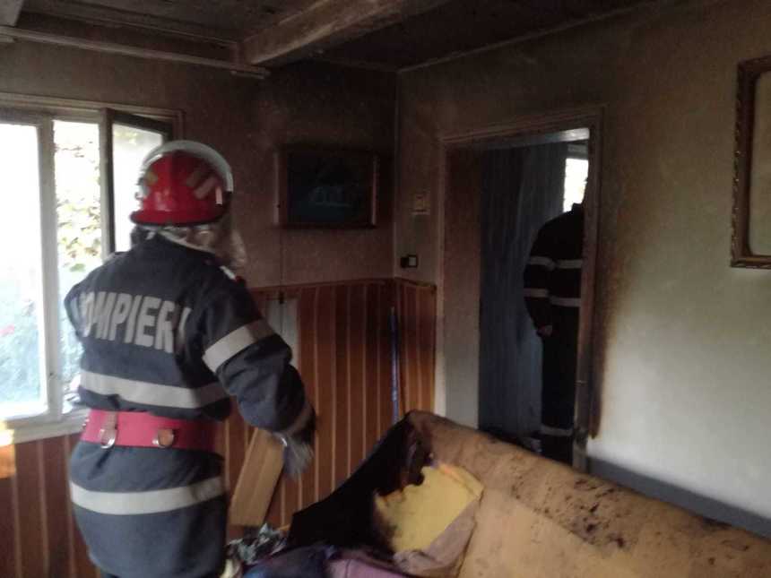 Botoşani: Femeie de 75 de ani, rănită într-o explozie produsă în bucătăria locuinţei sale