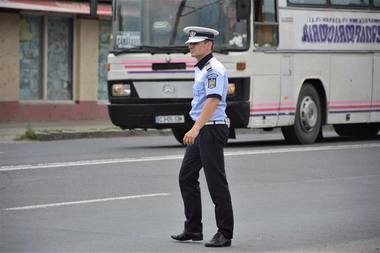 Peste 700 de persoane şi 75 de autovehicule semnalate în Sistemul Informatic Schengen, depistate de poliţişti în ultima săptămână