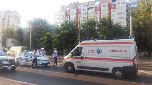 Constanţa: Bărbat accidentat pe trecerea de pietoni de o ambulanţă în misiune, care circula pe contrasens