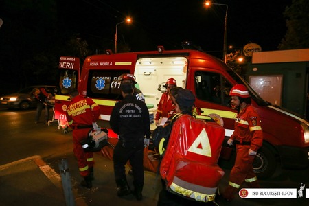 Incendiu într-un bloc din Capitală - o femeie de 79 de ani a murit, soţul ei a fost rănit