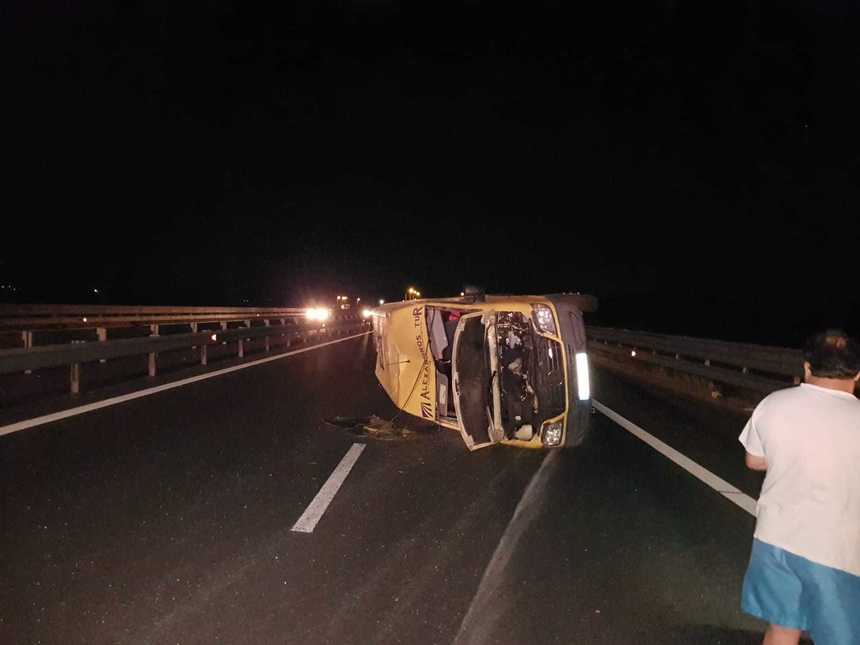 Hunedoara: Două accidente rutiere, şapte persoane rănite şi şase maşini distruse pe autostradă, între Orăştie şi Deva