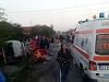 Unsprezece persoane au fost transportate la spital în urma accidentului din Gorj, în care au fost implicate trei maşini; şoferul unui autoturism nu a acordat prioritate