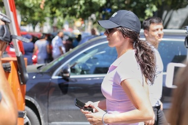 Femeia jandarm bătută în timpul protestului din 10 august: Eu şi colegul meu am fost loviţi cu sete, cu sălbăticie şi, în ciuda faptului că imploram să nu ne mai lovească, aceştia nu s-au oprit/ S-ar fi vrut să ies în scaun cu rotile ca să impresionez?