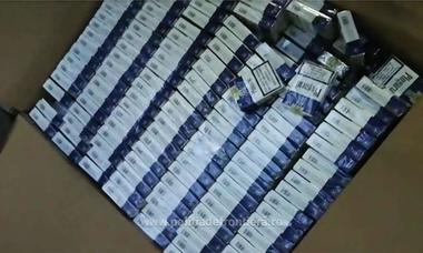 Aproape nouă milioane de ţigarete de contrabandă, transportate cu un tir de un cetăţean sârb, confiscate de poliţişti; bărbatul a fost reţinut. VIDEO