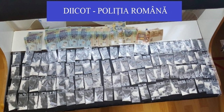 Cluj: Şase persoane suspectate de trafic de droguri, arestate; pentru depistarea suspecţilor s-au făcut 14 percheziţii, fiind descoperite droguri şi bani