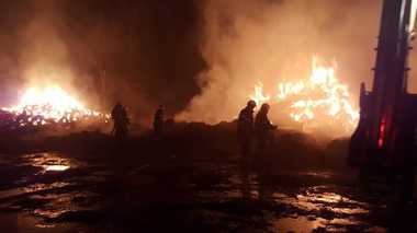 Botoşani: Un bărbat a fost reţinut după ce a incendiat un depozit de furaje, el având un conflict cu proprietarul acestuia