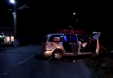 UPDATE Vaslui: Şapte persoane, printre care şi doi copii, rănite într-un accident în care au fost implicate două maşini. Autorităţile au activat Planul Roşu de Intervenţie. VIDEO