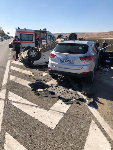 Plan Roşu de Intervenţie în Vaslui, după ce un TIR şi două autoturisme s-au ciocnit; cel puţin şapte persoane au fost rănite. FOTO