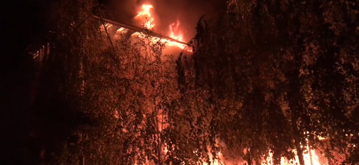 Incendiu puternic, izbucnit la un hotel din Complexul Studenţesc din Timişoara; nu au fost semnalate persoane blocate sau rănite. FOTO/ VIDEO