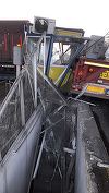 Cabină de la staţia de taxare de la Feteşti, distrusă de un transport agabaritic. FOTO, VIDEO