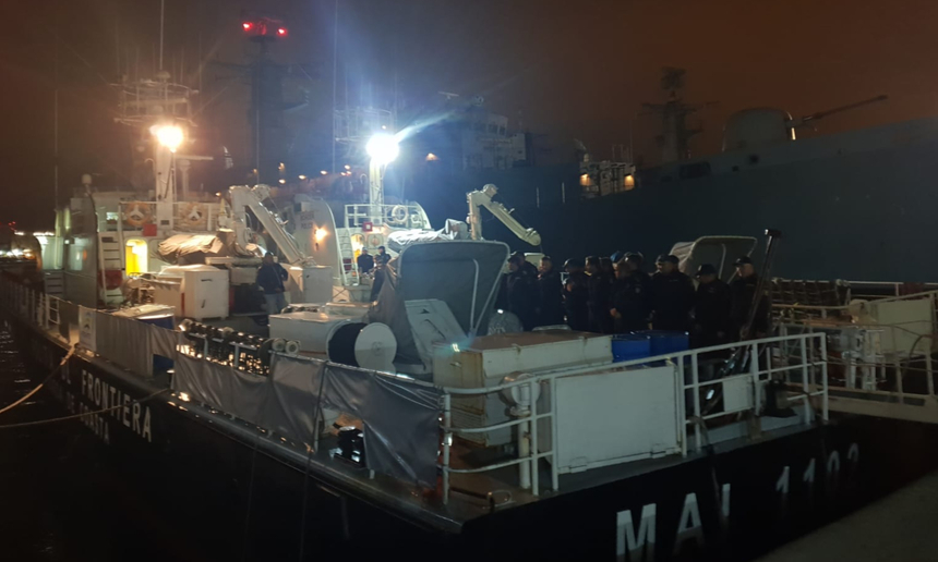 Nava Poliţiei de Frontieră aflată în misiune în Marea Egee s-a întors acasă după trei luni; î această perioadă, poliţiştii de frontieră au salvat 350 de persoane aflate în pericol de înec. FOTO