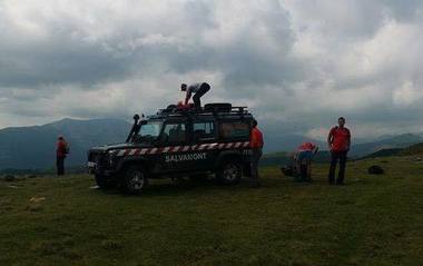 Sibiu: Un turist care s-a rătăcit în Munţii Făgăraş, găsit de salvamontişti; bărbatul nu a necesitat asistenţă medicală, fiind doar speriat după o întâlnire cu o familie de urşi