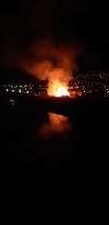 Constanţa: Incendiu violent în zona barăcilor din Cernavodă. O femeie a fost dusă la spital după ce a fost expusă la fum. FOTO, VIDEO