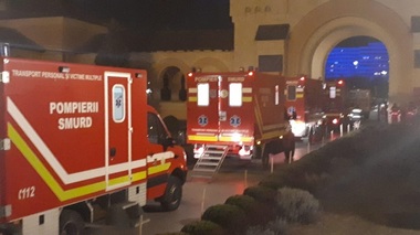 Alba: 22 de copii din Olt, care nu aveau cazarea asigurată, au vrut să înnopteze în Catedrala Reîntregirii, iar unuia dintre ei i s-a făcut rău VIDEO