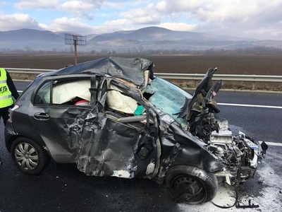 Accident pe A1 între Sibiu şi Deva - trafic restricţionat pe un sens şi blocat complet pe celălalt - FOTO