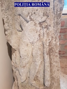 Artefact din epoca antică, reprezentându-l pe Hercule şi posibil parte a patrimoniului cultural naţional, recuperat de poliţiştii din Alba de la un bărbat