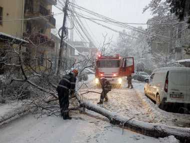 Buzău: 15.000 de familii din 20 de comune, fără energie electrică; în unele locuri, avaria a apărut în urmă cu 24 de ore