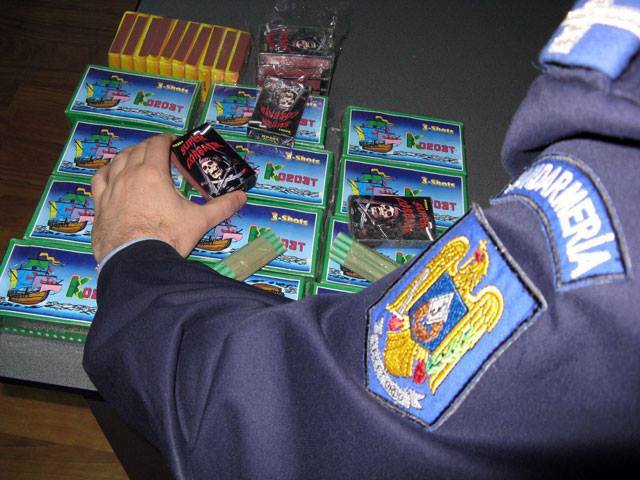Peste 10 tone de articole pirotehnice, confiscate de poliţişti de la începutul acţiunii naţionale “Foc de artificii”