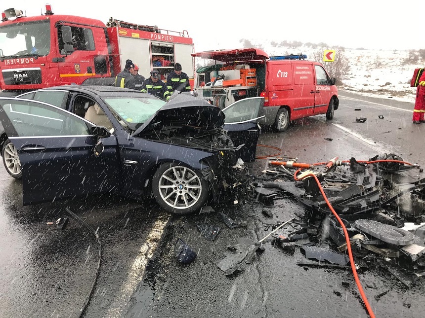 Cluj: Un bărbat a murit, iar alte patru persoane sunt rănite, în urma unui accident pe E60