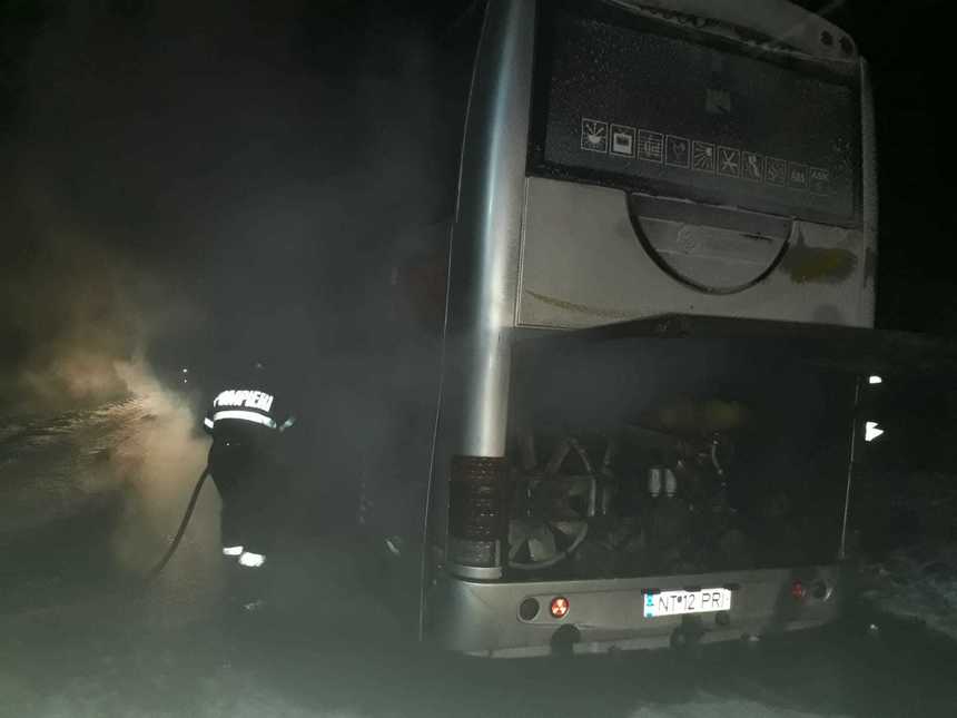 Neamţ: Incendiu la roata unui autocar în care se aflau aproximativ 30 de persoane