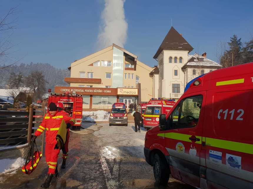 Incendiu la un azil pentru vârstnici din Suceava; aproximativ 60 de persoane au fost evacuate, nu sunt răniţi. FOTO, VIDEO