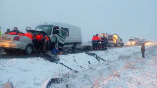 Patru persoane au murit şi alte două au fost rănite în urma a două accidente rutiere produse în judeţul Mehedinţi. FOTO