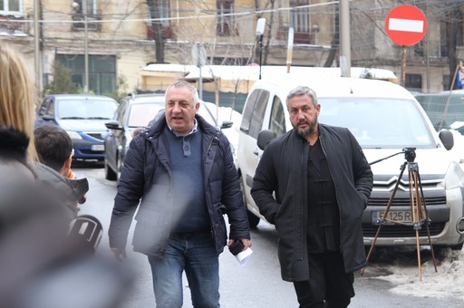 UPDATE: Percheziţii ale Poliţiei Capitalei la persoane suspectate că ar fi spart casa lui Joshua Castellano, patronul clubului Bamboo. VIDEO