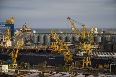 Constanţa: 144.000 de prezervative contrafăcute, în valoare de peste 1,4 milioane de lei, confiscate în port 