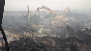 Intervenţia pentru stingerea incendiului izbucnit, sâmbătă, la fabrica de condimente din Alba Iulia s-a încheiat