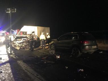 Sibiu: Două persoane au murit şi alte trei au fost rănite într-un accident în care au fost implicate două autoturisme şi o autoutilitară; traficul pe DN 14, complet blocat. VIDEO