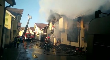 Incendiu Violent Langă Cluj Napoca Două Persoane Au Fost Duse