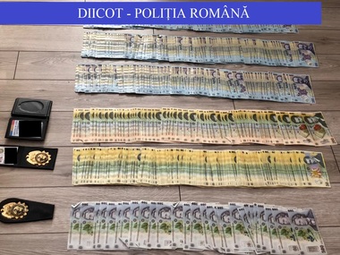 Percheziţii DIICOT în Giurgiu, la persoane suspectate de camătă, proxenetism şi spălare de bani; gruparea executa silit persoanele care nu puteau plăti ratele şi a dus cel puţin şapte tinere în Franţa pentru a se prostitua. FOTO/ VIDEO