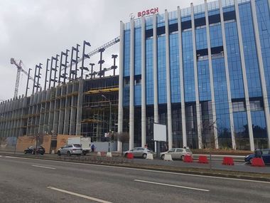 Descinderi pe şantierul unui complex imobiliar aparţinând omului de afaceri Ovidiu Şandor, la Timişoara; autorităţile suspectează că ar lucra muncitori din străinătate care nu au documente legale