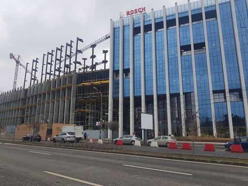 Descinderi pe şantierul unui complex imobiliar aparţinând omului de afaceri Ovidiu Şandor, la Timişoara; autorităţile suspectează că ar lucra muncitori din străinătate care nu au documente legale