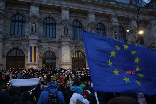 Proteste ale magistraţilor în Bucureşti şi în alte oraşe din ţară faţă de modificările aduse legilor justiţiei - FOTO, VIDEO