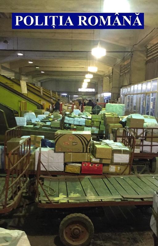 IGPR: Peste 1.000 de percheziţii la colete trimise prin corespondenţă; s-au confiscat 1.600 kilograme de tutun prelucrat din care s-ar fi putut confecţiona două milioane de ţigarete. FOTO/ VIDEO