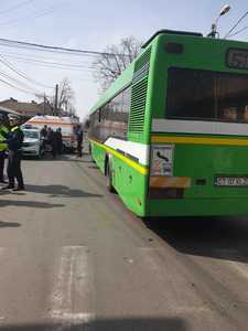 Constanţa: Maşină de Poliţie aflată în misiune, lovită de un autobuz al Regiei Autonome de Transport în Comun